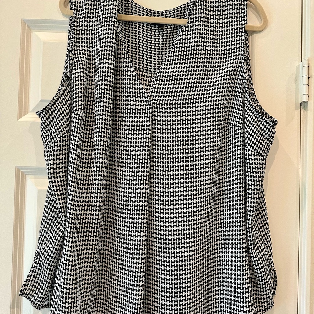 Talbots Black and White Sleeveless Boxy Blouse